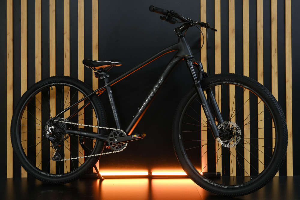 LORAK Sel 9450 SE Матовый Чёрный рама 23 (на рост 189-205)